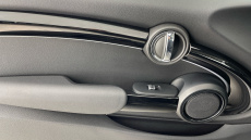 MINI Hatchback 1.5 Cooper Classic 3dr Petrol Hatchback